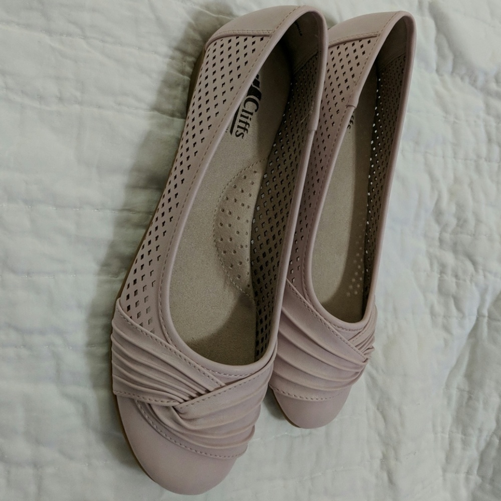 Pink flats, Cliffs by White Mountain, Sz 10 medium